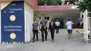 Imagem ilustrativa da imagem Polícia investiga 'fura-filas' em hospital de Niterói