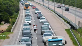 Imagem ilustrativa da imagem Mesmo sem feriado, trânsito intenso para Região dos Lagos