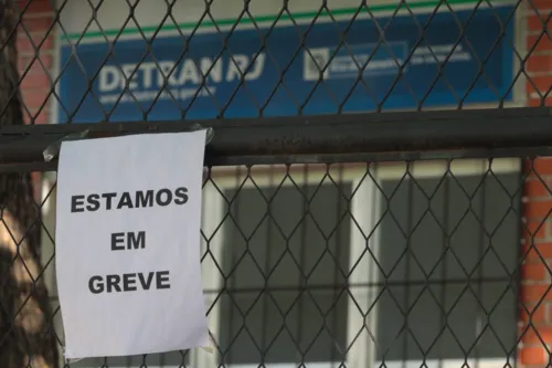 Imagem ilustrativa da imagem Servidores do Detran mantêm greve por tempo indeterminado