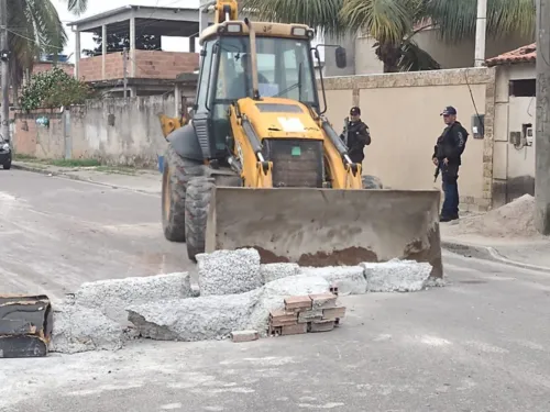 Imagem ilustrativa da imagem Polícia retira barricadas do tráfico em Itaboraí