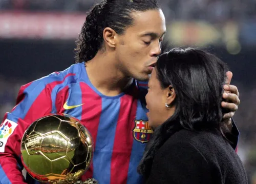 Imagem ilustrativa da imagem Mãe de Ronaldinho Gaúcho morre vítima da Covid-19