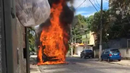 Imagem ilustrativa da imagem Caminhão pega fogo na Zona Norte de Niterói