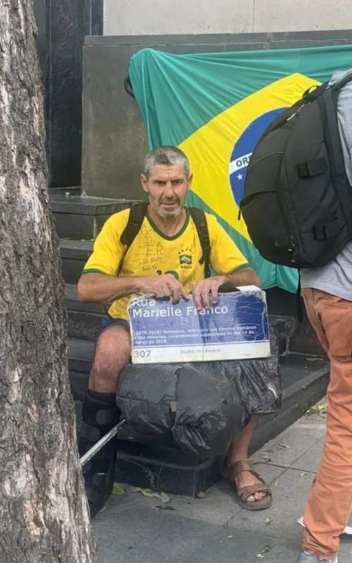 Imagem ilustrativa da imagem Ato por Daniel Silveira conta com vereador de Niterói e acaba em agressão