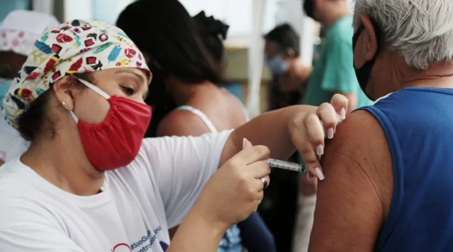 Imagem ilustrativa da imagem São Gonçalo começa a vacinar idosos com 60 anos nesta segunda
