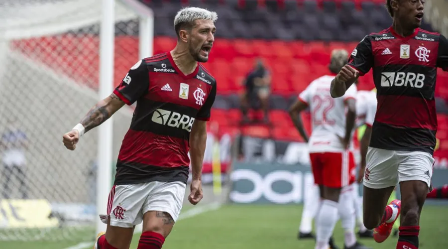 Imagem ilustrativa da imagem Arrascaeta abre o jogo sobre futuro; Flamengo estipula valor mínimo