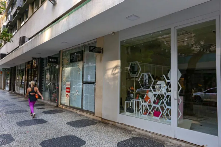 Imagem ilustrativa da imagem Niterói prorroga restrições, mas flexibiliza regras para restaurantes