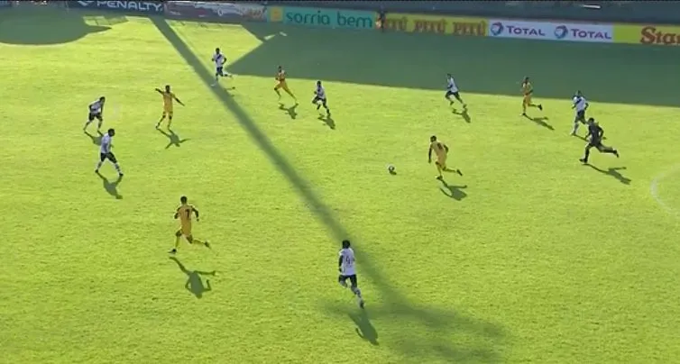 Imagem ilustrativa da imagem Vasco abre 2 a 0, mas sofre 'apagão' e entrega empate em três minutos