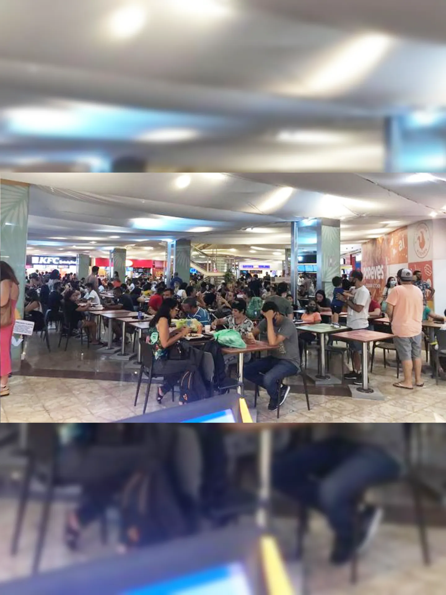 Imagem ilustrativa da imagem População desafia medidas e aglomera em shopping de Niterói