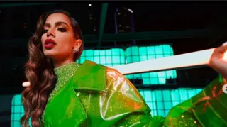 Imagem ilustrativa da imagem Anitta explode em novo single e concorre a melhor cantora latina da atualidade