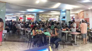 Imagem ilustrativa da imagem População desafia medidas e aglomera em shopping de Niterói