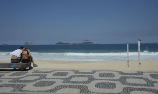 Imagem ilustrativa da imagem Rio prorroga restrições e praias continuam proibidas