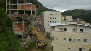 Imagem ilustrativa da imagem Justiça obriga desocupação de prédios irregulares na Muzema, no Rio