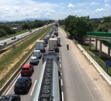 Imagem ilustrativa da imagem Br-101: fuga de bandidos assusta motoristas em São Gonçalo