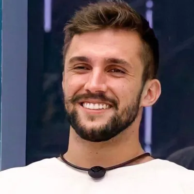 Imagem ilustrativa da imagem Saudade? Arthur diz que beijará dummy no BBB 21