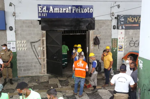 Imagem ilustrativa da imagem Retirada de pertences em prédio interditado no Centro de Niterói