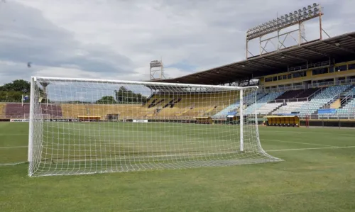 Imagem ilustrativa da imagem Fluminense e Vasco jogam clássico em Volta Redonda nesta terça