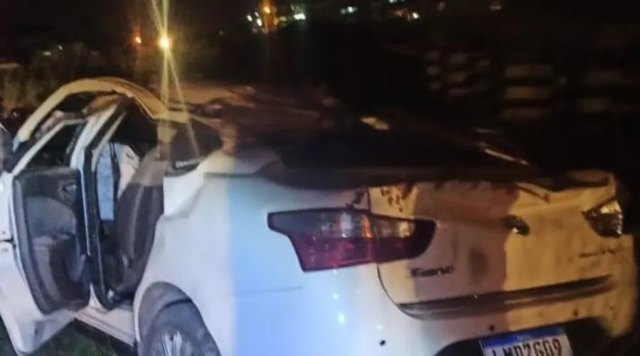 Imagem ilustrativa da imagem Após capotar com carro roubado homem é preso em Itaboraí