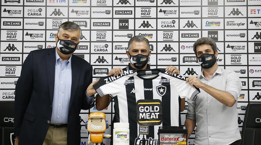 Imagem ilustrativa da imagem Botafogo divulga nota oficial após críticas da torcida