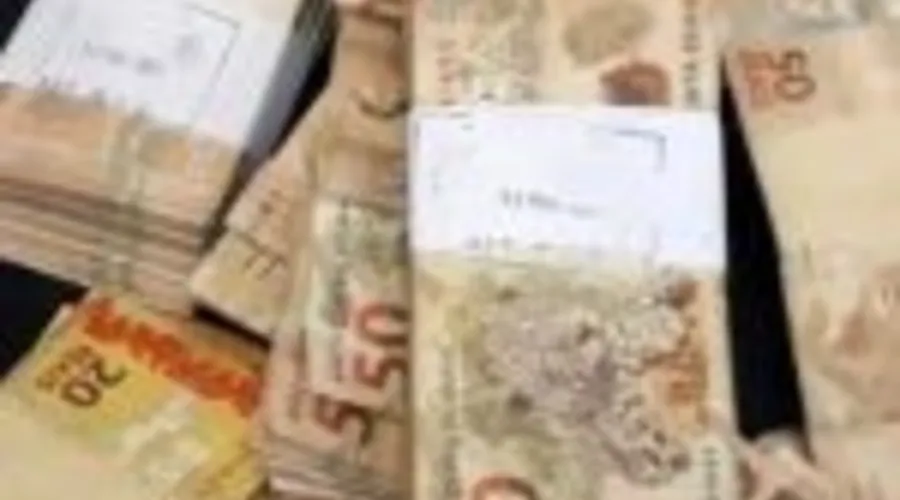 Imagem ilustrativa da imagem Foragido de operação da PF  capturado no Galeão com R$ 50 mil