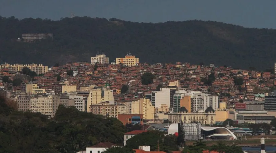 Imagem ilustrativa da imagem Tiros e tensão no Morro do Estado, em Niterói