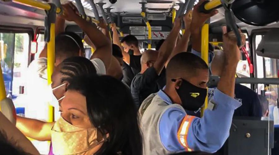 Imagem ilustrativa da imagem Rio permite lotação, mas mantém uso obrigatório de máscaras em locais fechados