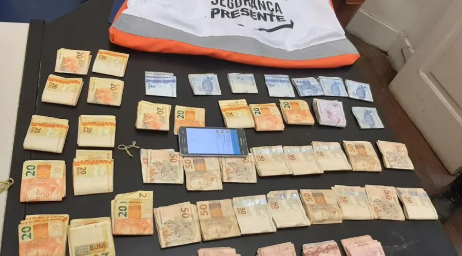 Imagem ilustrativa da imagem Mototaxista é detido ao realizar delivery para traficantes de Niterói