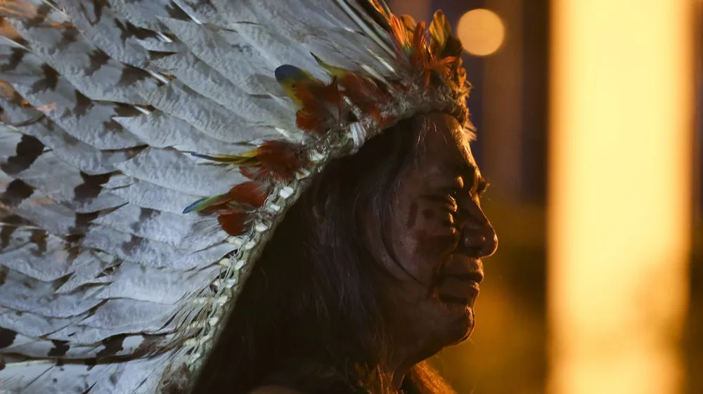 Ritual indígena Toré, que une dança, religião e luta, durante abertura da exposição Índios: Os Primeiros Brasileiros, no Memorial dos Povos Indígenas, em Brasília.
