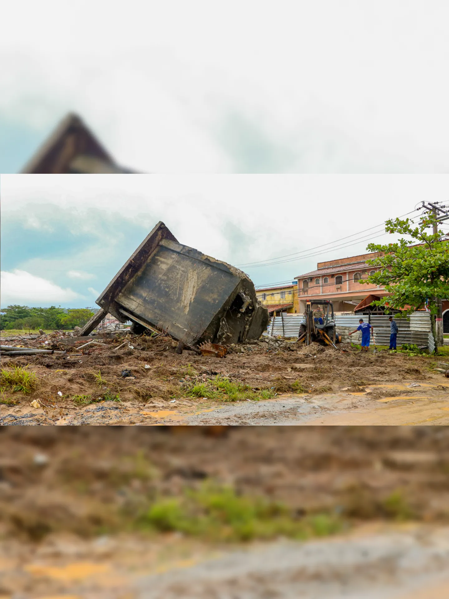 Imagem ilustrativa da imagem Antiga caixa d'água é demolida na Barra de Maricá