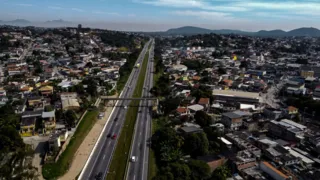 Imagem ilustrativa da imagem Confronto deixa rastros de destruição no Salgueiro em São Gonçalo