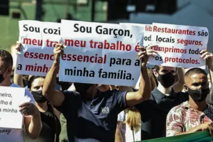 Imagem ilustrativa da imagem Manifestação fecha trânsito na Zona Sul de Niterói