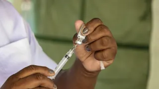 Imagem ilustrativa da imagem Vacina para grávidas volta a ser suspensa em São Gonçalo