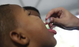 Imagem ilustrativa da imagem Milhões de crianças correm risco por falta de vacinação regular, diz ONU