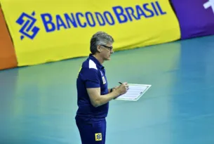 Imagem ilustrativa da imagem Técnico da Seleção Brasileira de Vôlei é intubado no Rio