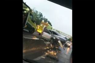 Imagem ilustrativa da imagem Acidente na descida da Ponte complica trânsito em Niterói