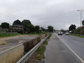 Imagem ilustrativa da imagem Barreiras de concreto em área estratégica do tráfico na BR-101 em São Gonçalo
