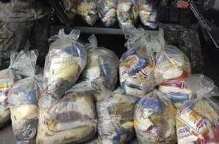 Imagem ilustrativa da imagem Polícia recupera cestas básicas roubadas em São Gonçalo