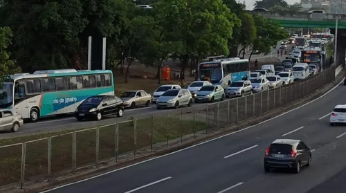 Imagem ilustrativa da imagem Barreiras sanitárias complicam trânsito em Niterói