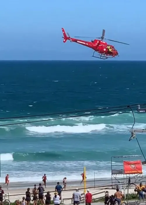 Imagem ilustrativa da imagem Bombeiro desaparece durante treinamento em praia no Rio