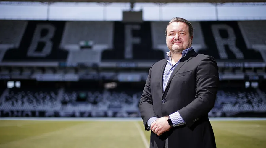 Imagem ilustrativa da imagem Reestruturação gera conflito entre CEO e diretor de futebol no Botafogo