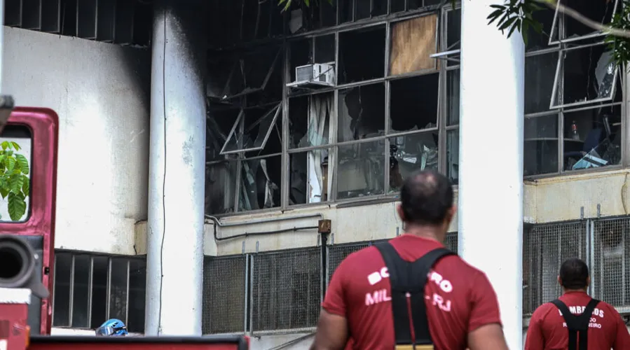 Imagem ilustrativa da imagem Incêndio atinge reitoria da UFRJ, na Zona Norte do Rio