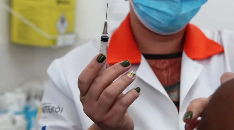 Imagem ilustrativa da imagem Niterói acelera vacinação para pessoas com comorbidades