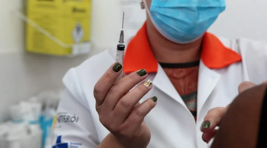 Imagem ilustrativa da imagem Niterói tem marca de 40% da população adulta vacinada com as duas doses