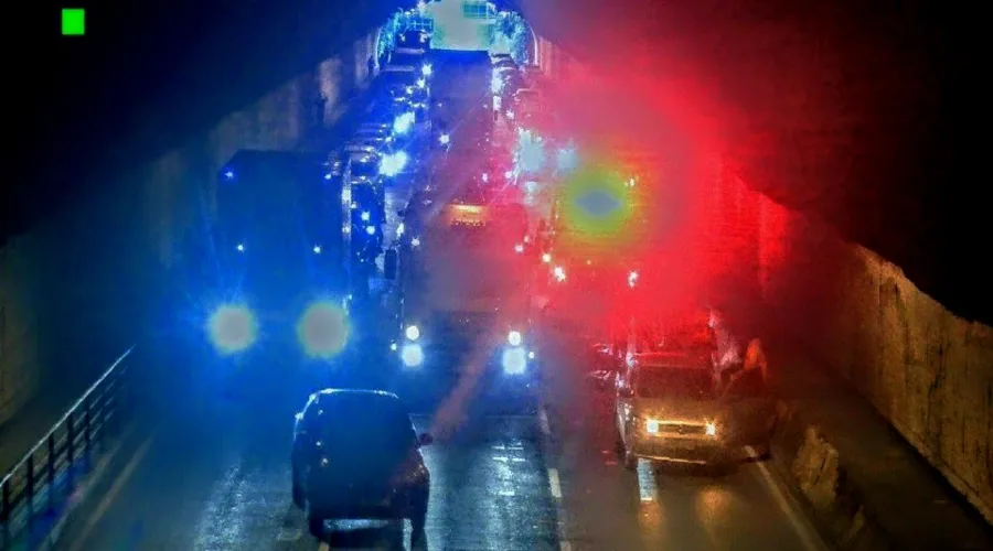 Imagem ilustrativa da imagem Acidente complica trânsito na Zona Sul de Niterói