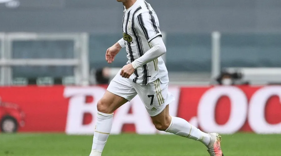 Imagem ilustrativa da imagem CR7 não marca, mas Juventus vence no Italiano