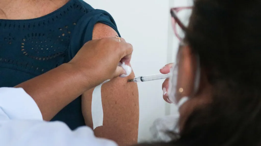 Imagem ilustrativa da imagem Covid-19: Prefeitura de São Gonçalo acelera vacinação por idade