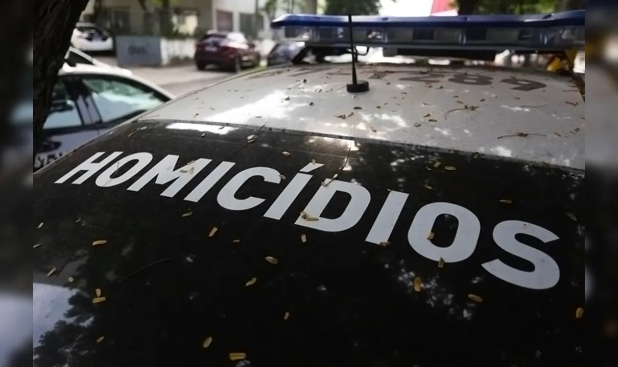 Imagem ilustrativa da imagem Miliciano acusado matar homem em bar é preso no Rio