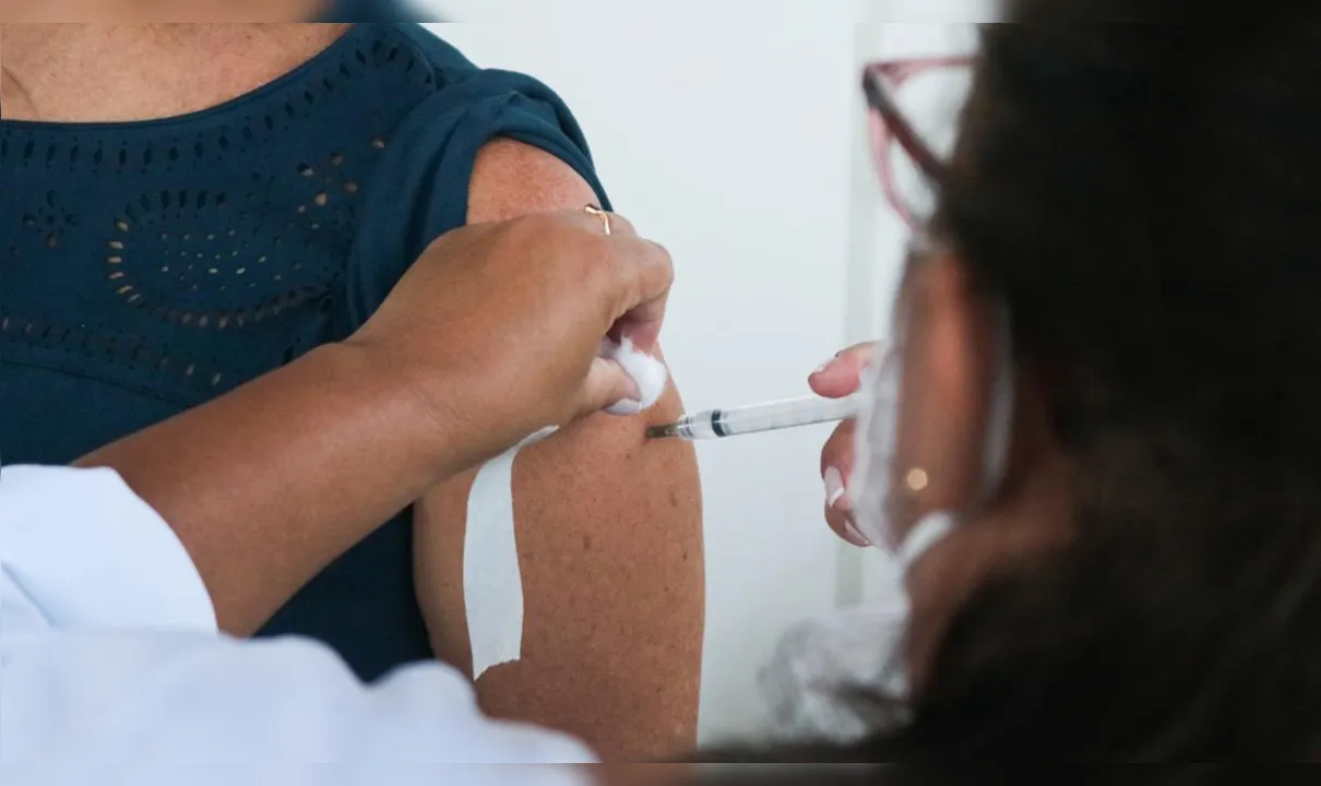 Imagem ilustrativa da imagem Ministério da Saúde vai distribuir mais vacinas para garantir terceira dose
