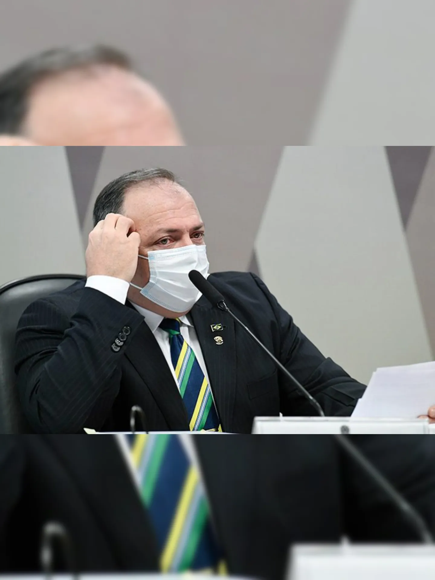 Imagem ilustrativa da imagem CPI: Pazuello sobre Bolsonaro: 'Ordens pela internet não são ordens'