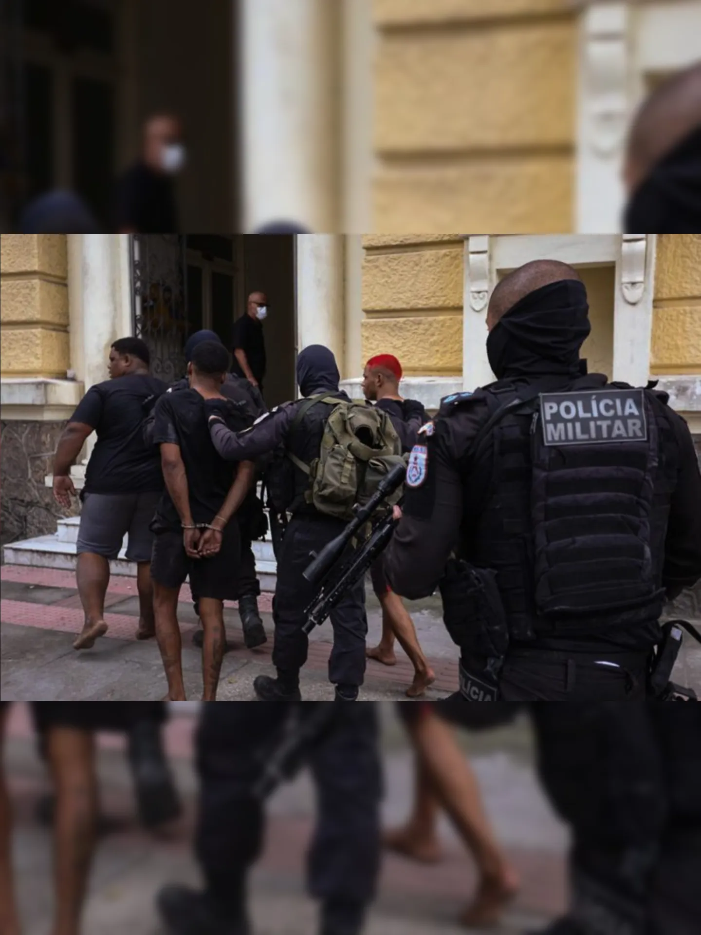 Imagem ilustrativa da imagem Sem saída: trio armado com fuzil tenta fugir, mas cai na armadilha da PM em Niterói