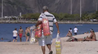 Imagem ilustrativa da imagem Rio libera praias e comércio nas areias aos finais de semana